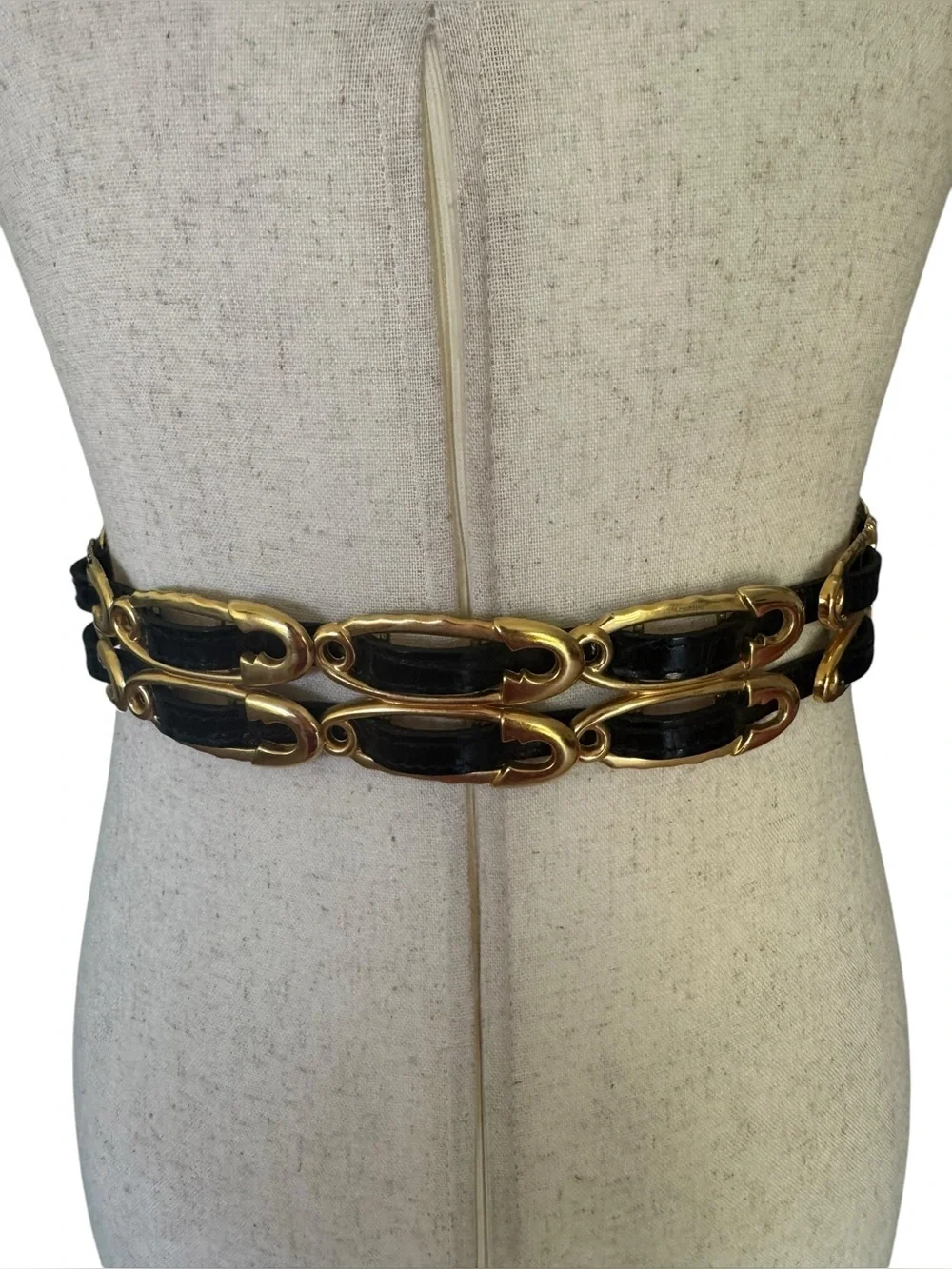 Vintage 90s Avignon Black Croc Embossed Leather Belt with Gold Safety Pin Design